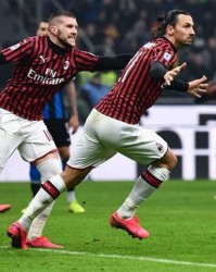 乐竞体育官网- 国际米兰客场逆转AC米兰，终结同城德比三连败  